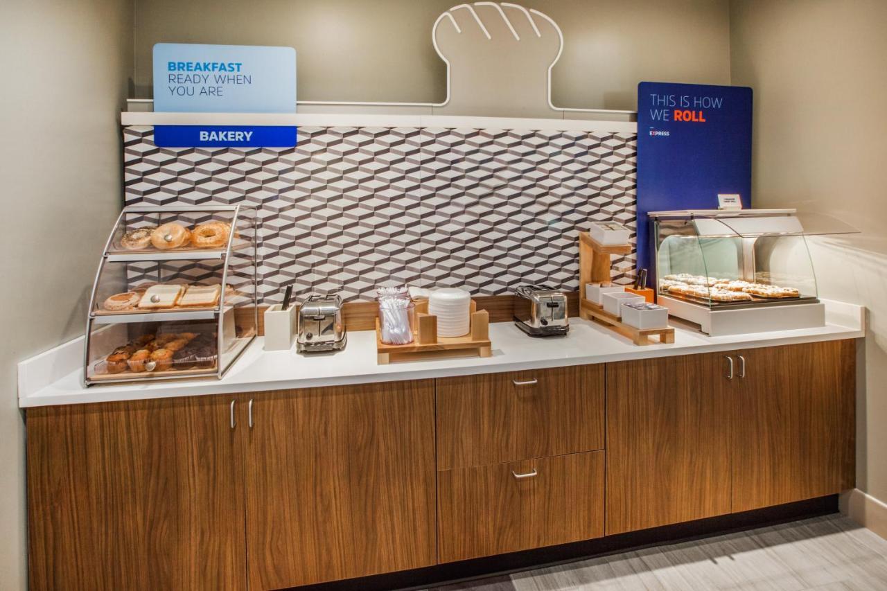 Holiday Inn Express & Suites - Asheboro By Ihg Εξωτερικό φωτογραφία