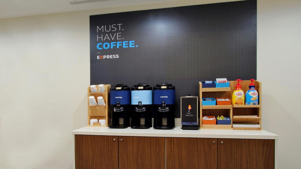 Holiday Inn Express & Suites - Asheboro By Ihg Εξωτερικό φωτογραφία